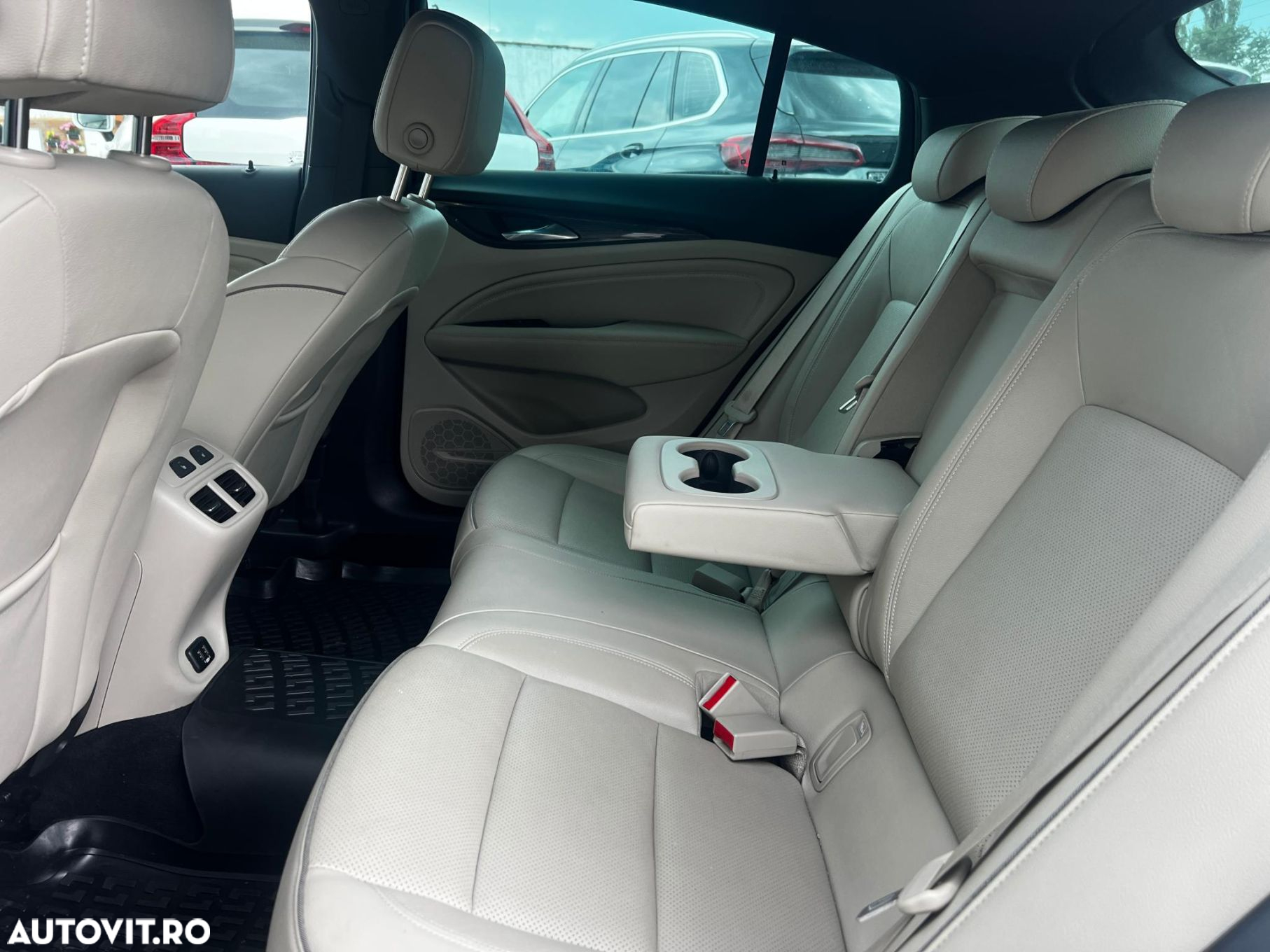 Opel Insignia - 28