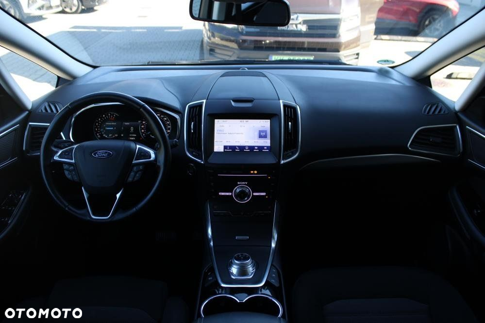 Ford S-Max - 13