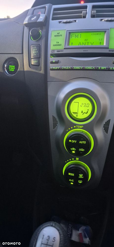 Toyota Yaris 1.3 VVT-i Executive - 8