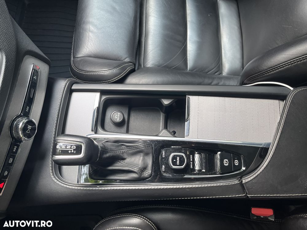 Volvo XC 90 D5 AWD Geartronic Inscription - 8