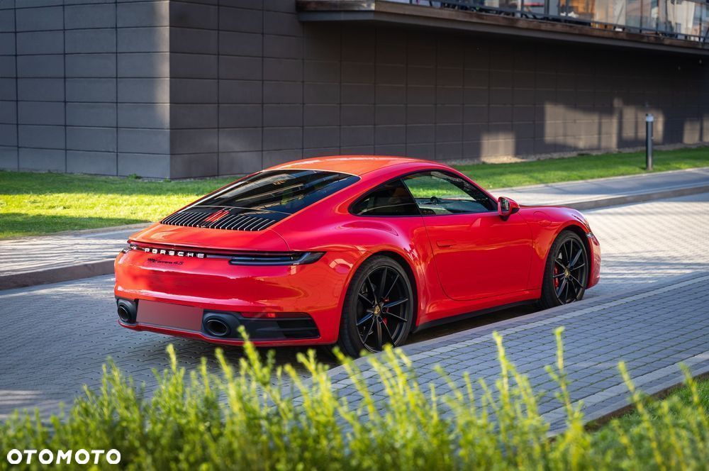 Porsche 911 Carrera 4S - 2