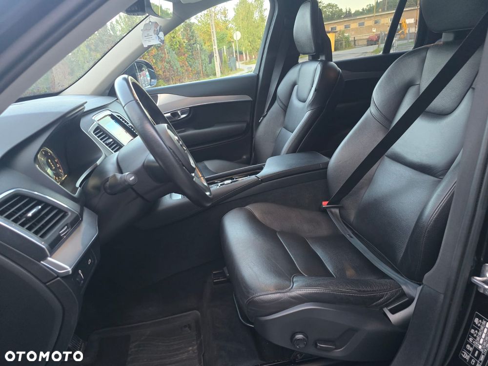 Volvo XC 90 D5 AWD Geartronic RDesign - 26