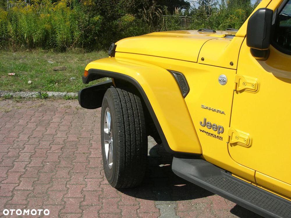 Jeep Wrangler - 12