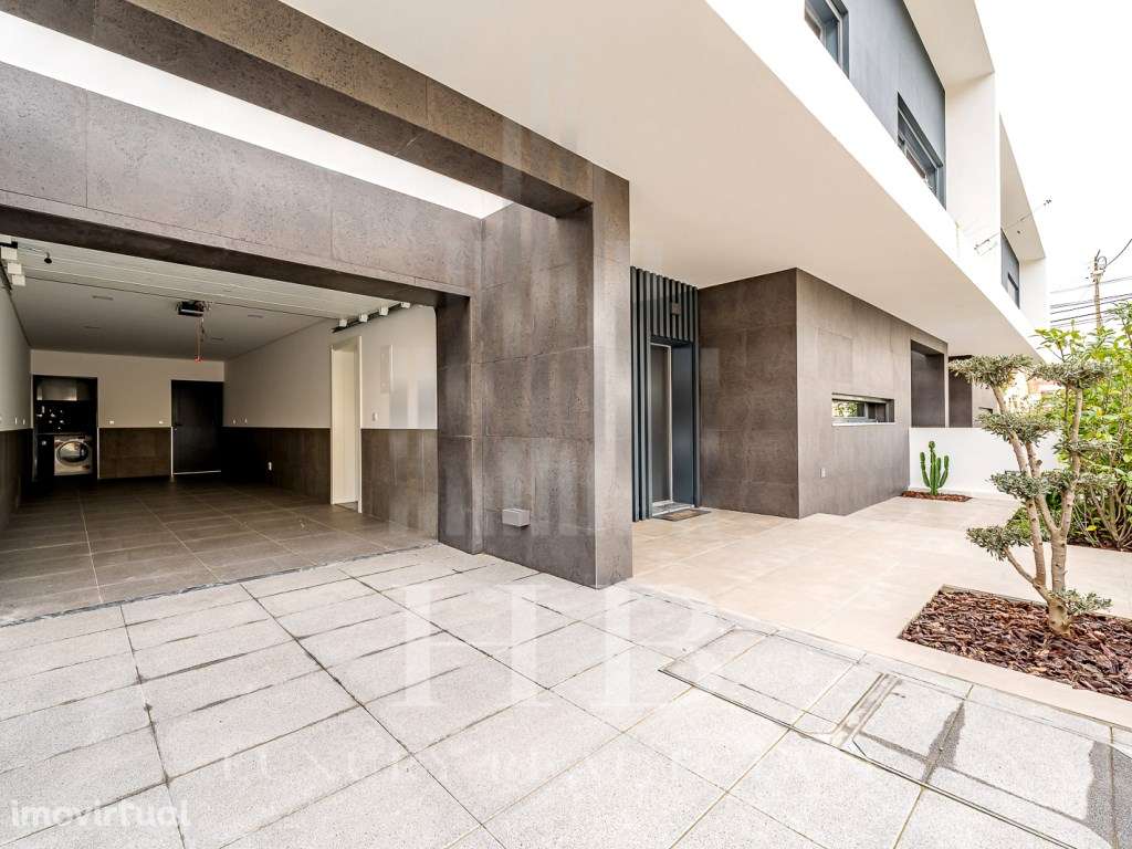 MoradiaT4 Geminada com Piscina | Fanqueiro | Loures - Grande imagem: 2/49