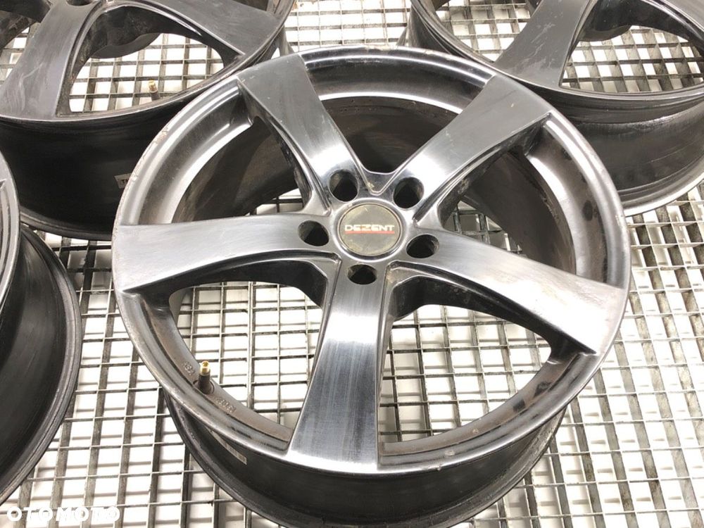 FELGI ALUMINIOWE KOMPLET 18 8J 5X112 ET35 ŚRODEK CENTR. 70.1  AUDI A4 B8 (8K2) 2007 - 2015 - 4