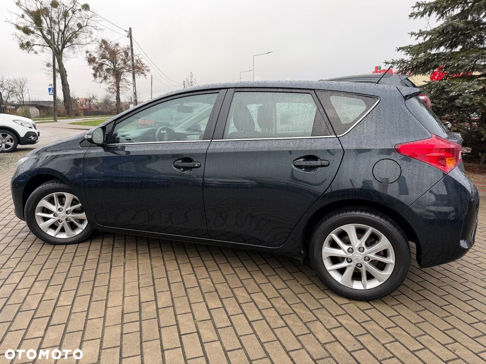 Toyota Auris 2.0 D-4D Edition - 2