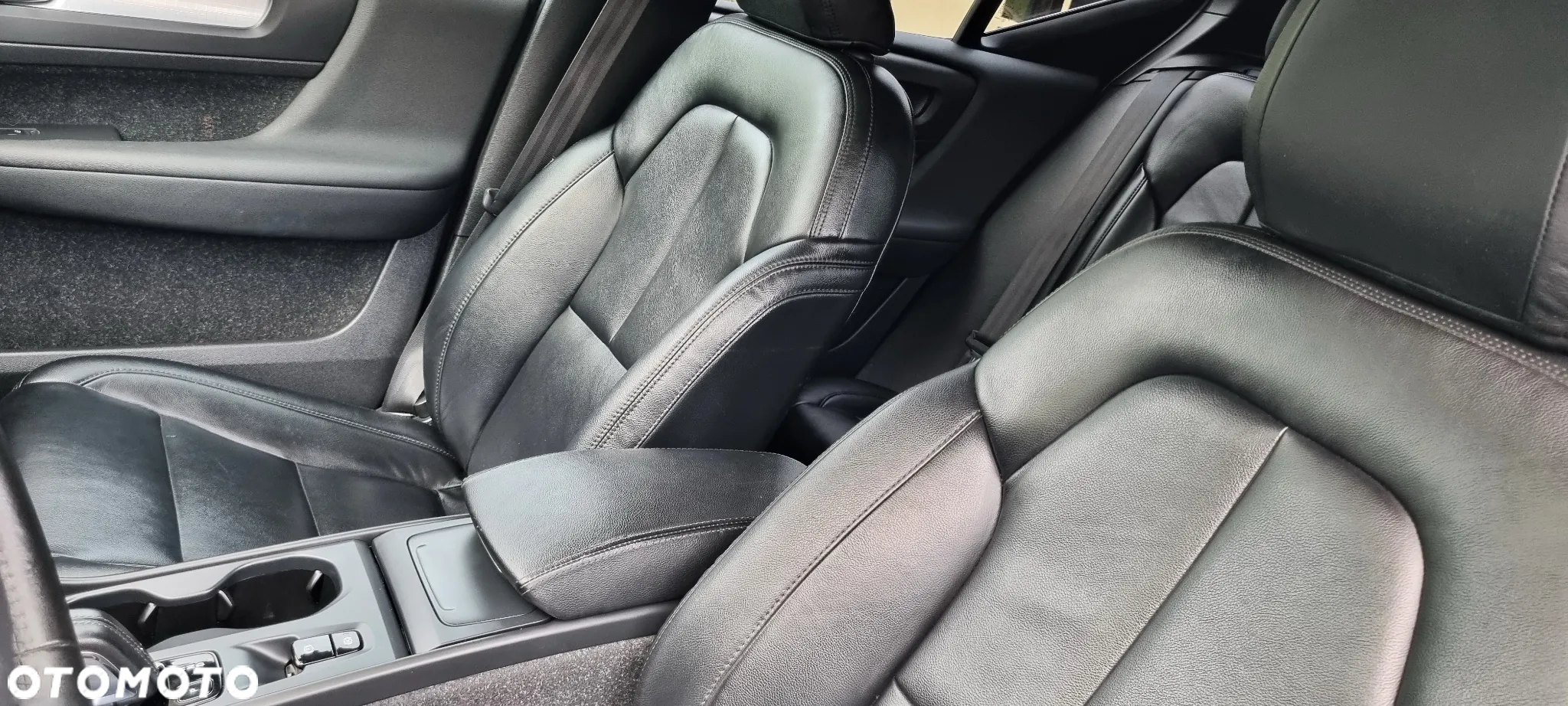 Volvo XC 40 D3 Momentum Pro - 24