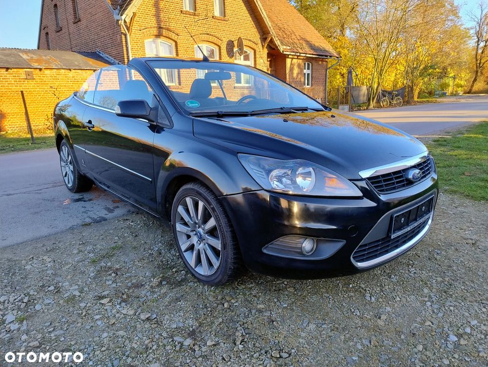 Ford Focus Coupe-Cabriolet 2.0 16V Black Magic