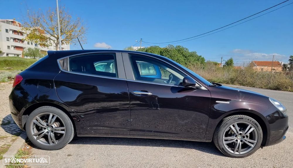 Alfa Romeo Giulietta 1.6 JTDM 16V - 4