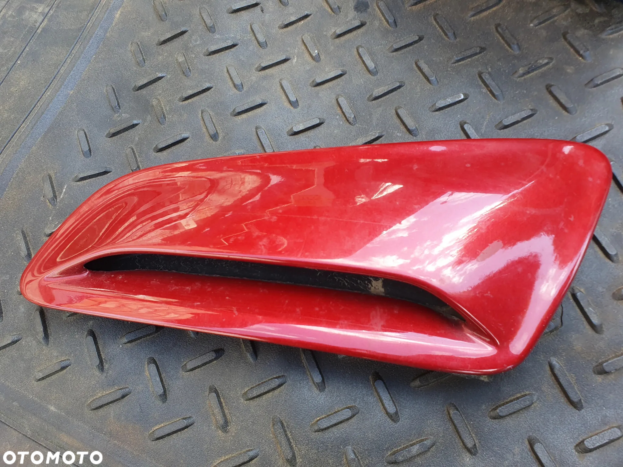 OPEL ASTRA GSI WLOTY POWIETRZA NA MASKĘ 2SZT LEWY PRAWY KOMPLET ORYGINAŁ  90413211 90413212 - 2