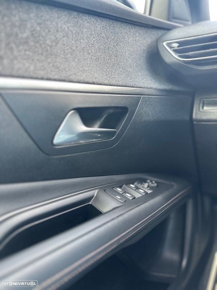 Peugeot 3008 1.5 BlueHDi GT Line EAT8 - 18