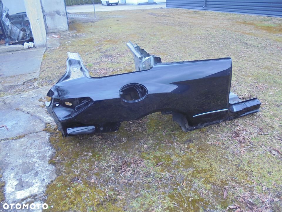 MERCEDES E KLASA W207 CABRIO CWIARTKA TYLNA - 1