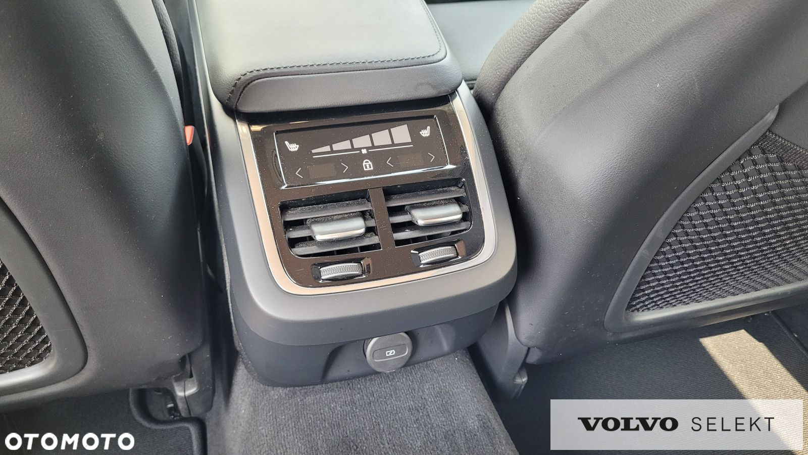 Volvo V60 Cross Country - 23