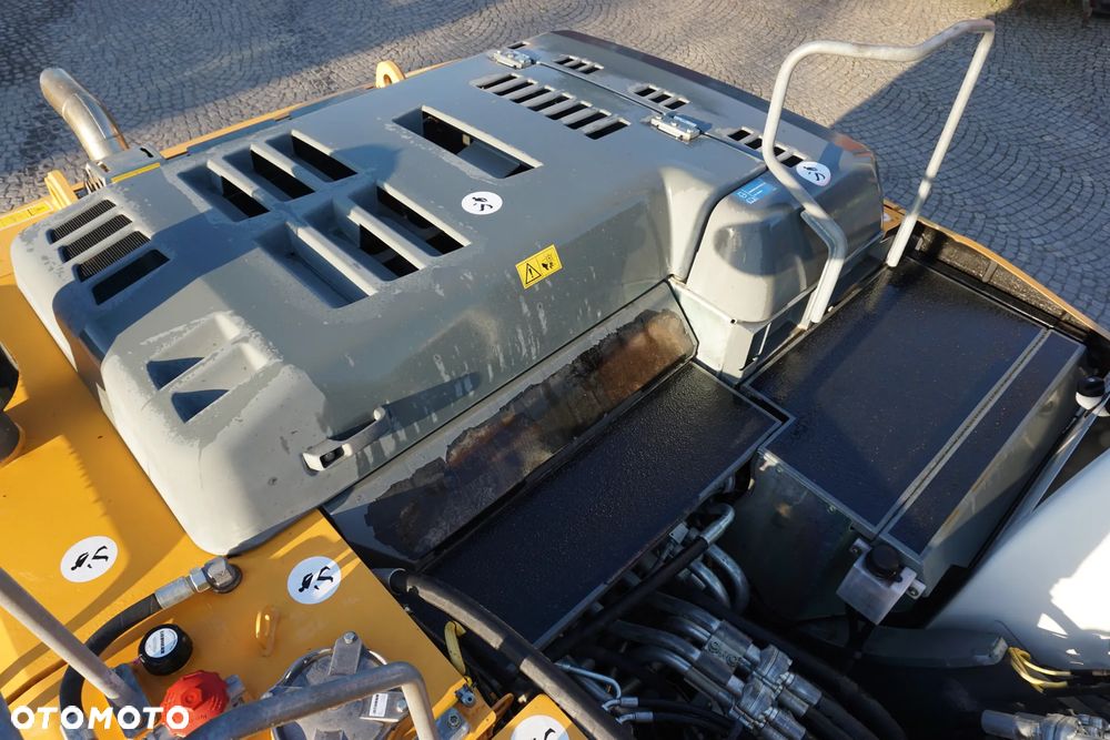 Liebherr R 936, Większy zasięg - 14