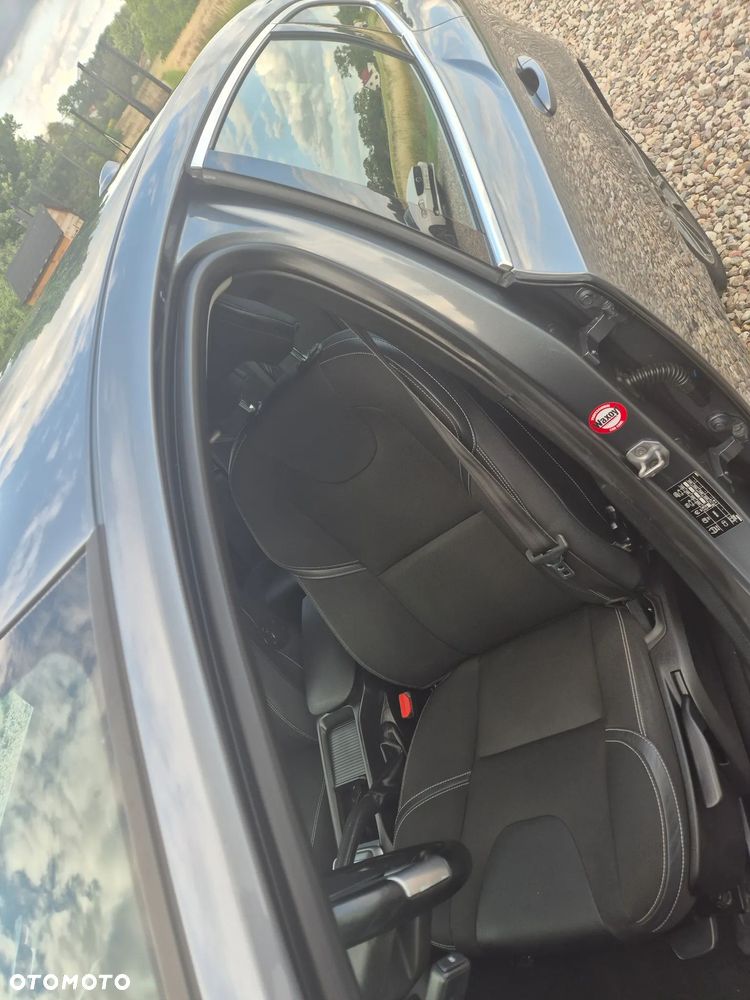 Volvo V40 D4 Summum - 19
