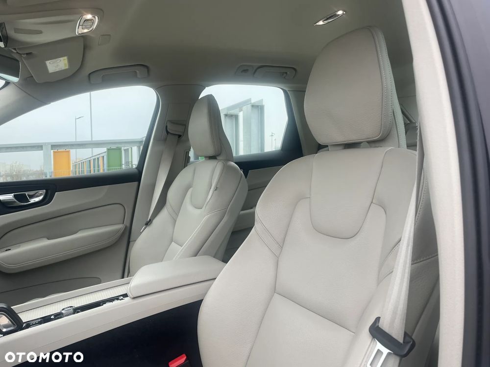 Volvo XC 60 B5 D AWD Inscription - 27