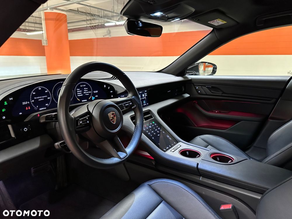 Porsche Taycan 4 - 14