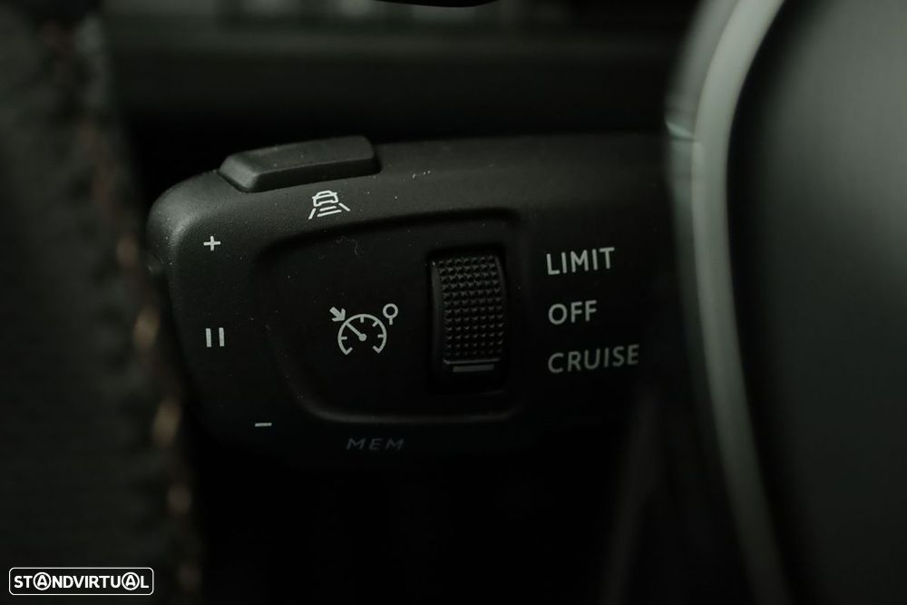 Peugeot 3008 1.2 Hybrid Allure Pack e-DCS6 - 18