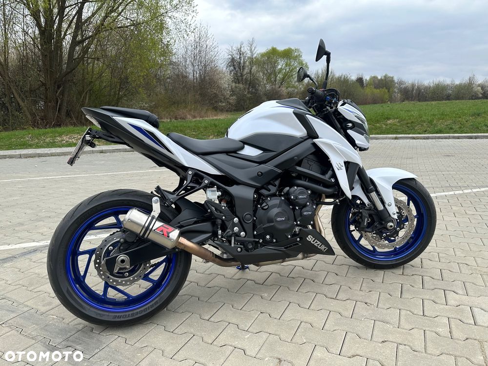 Suzuki GSX - 8