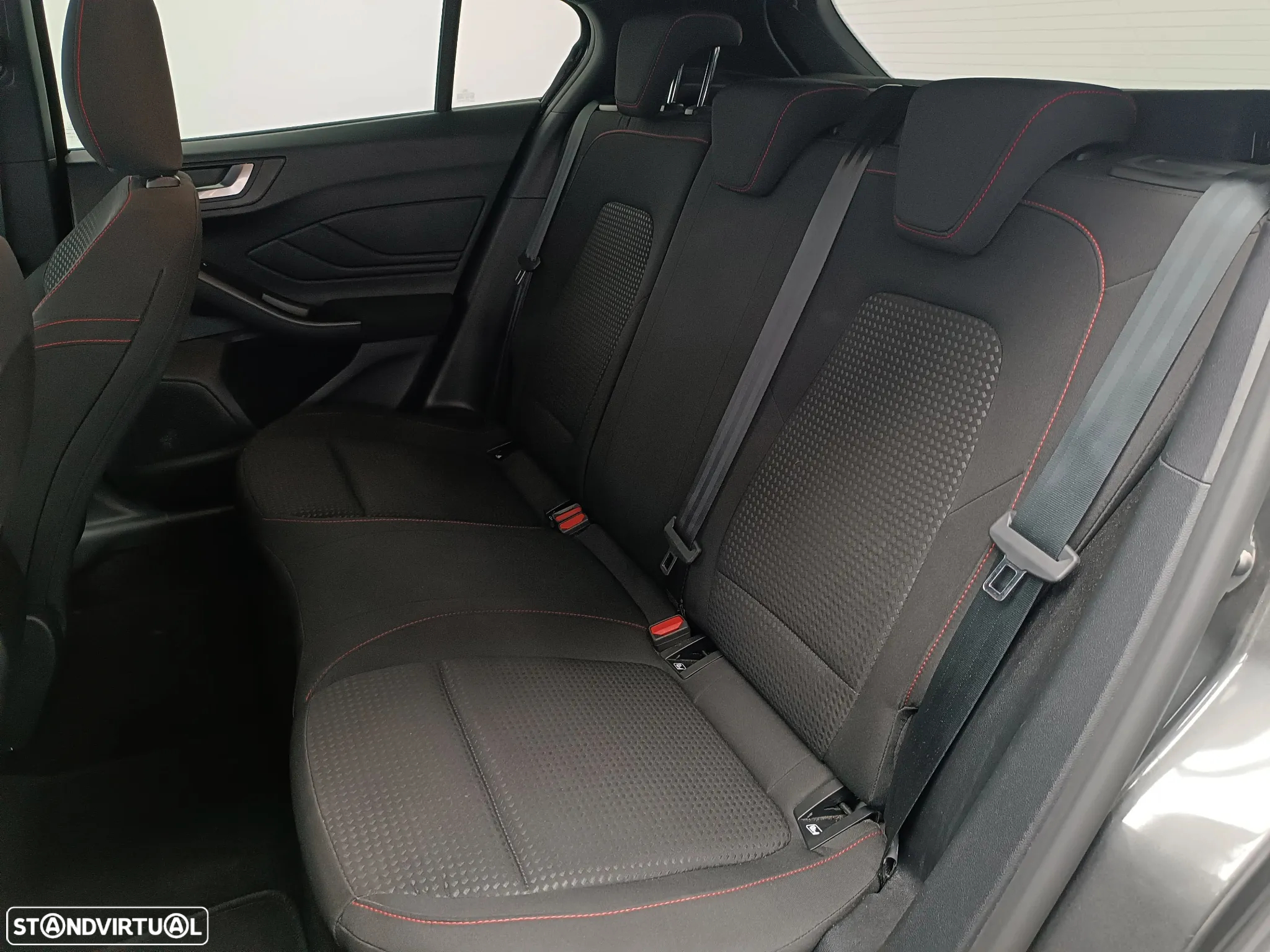 Ford Focus 1.0 EcoBoost ST-Line - 8