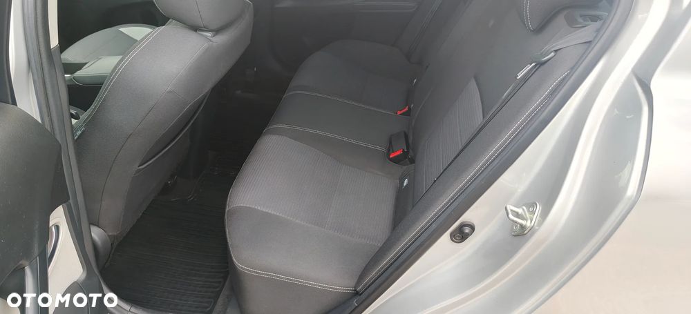 Toyota Avensis 1.8 Premium - 20