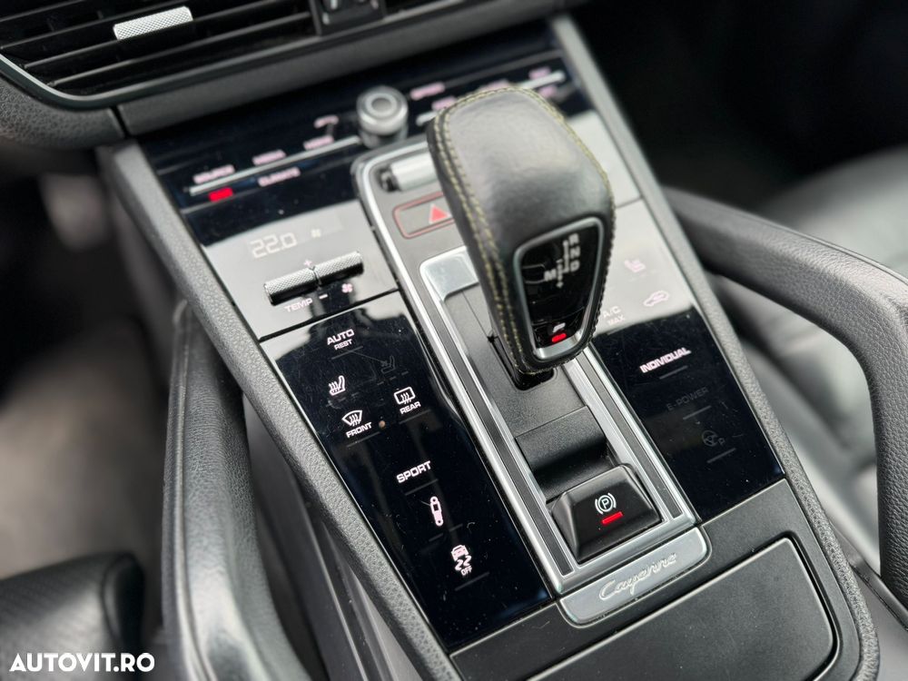 Porsche Cayenne Standard - 10