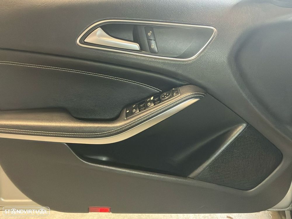 Mercedes-Benz GLA 180 CDI Urban - 19