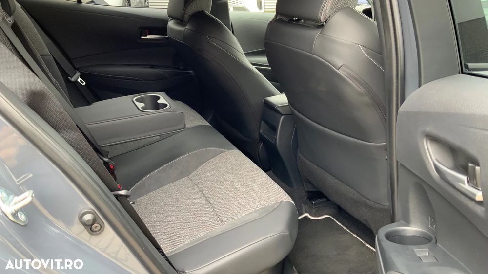 Toyota Corolla 1.8 HEV Dynamic - 10
