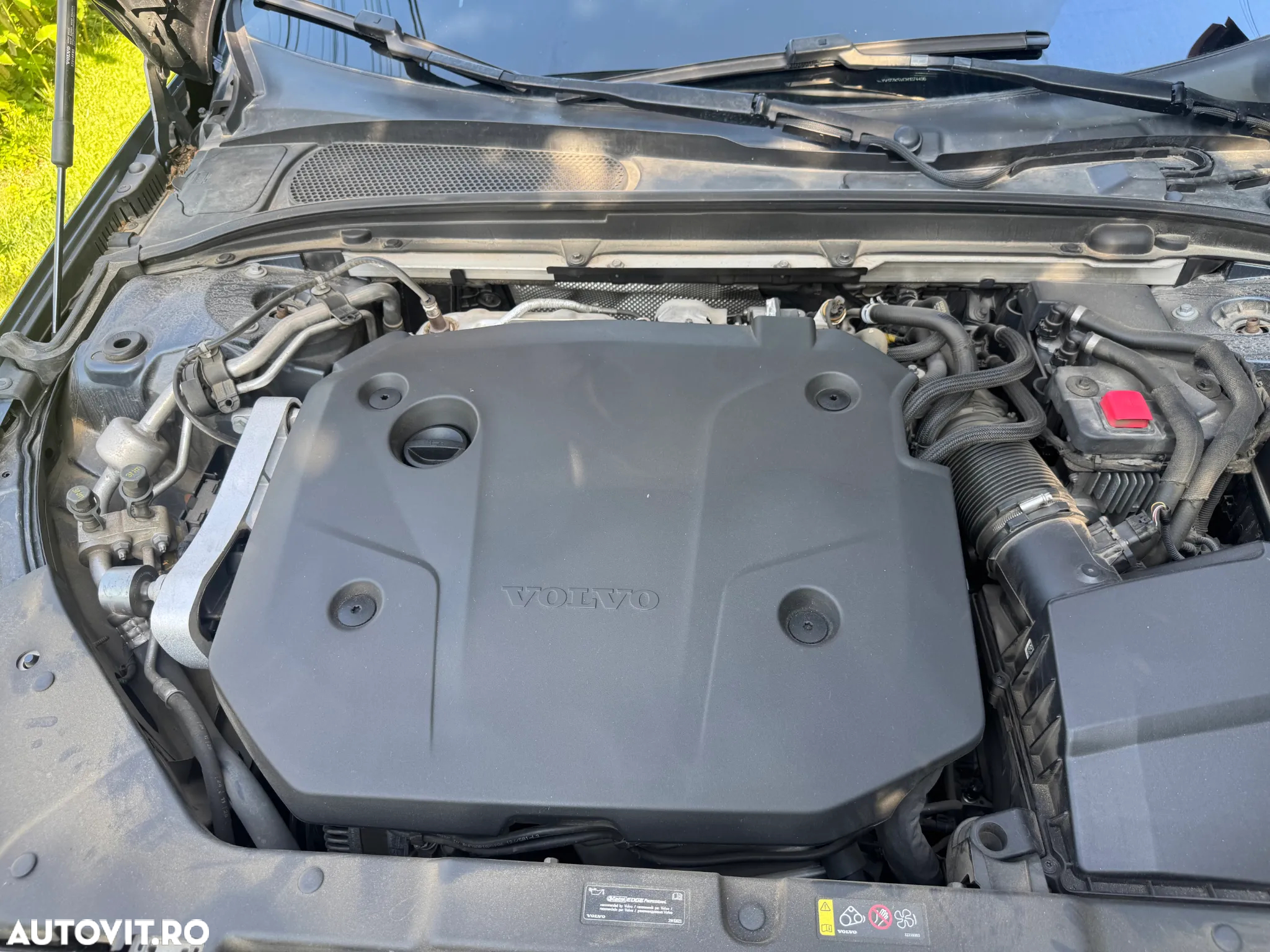 Volvo V60 B4 MHEV AT8 FWD Momentum Pro - 12