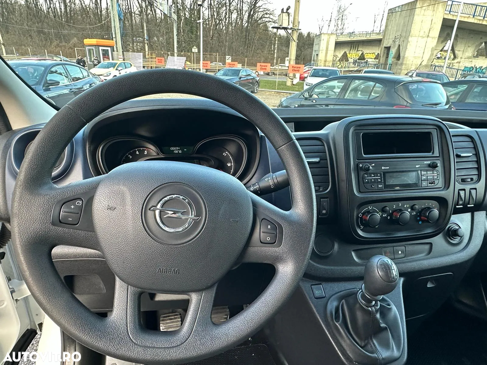 Opel Vivaro - 11