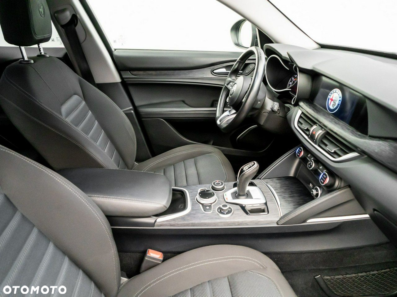 Alfa Romeo Stelvio - 17