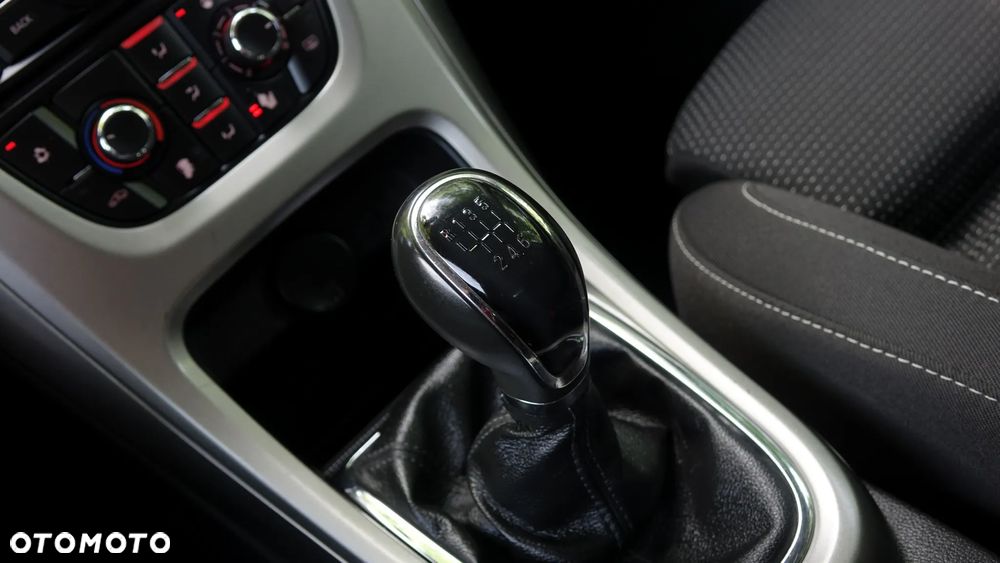 Opel Astra 1.6 Turbo - 20