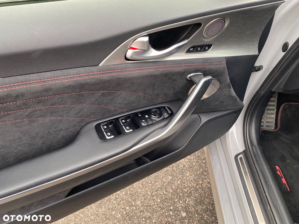 Kia Stinger 3.3 T-GDI V6 GT Prestige Line AWD - 19