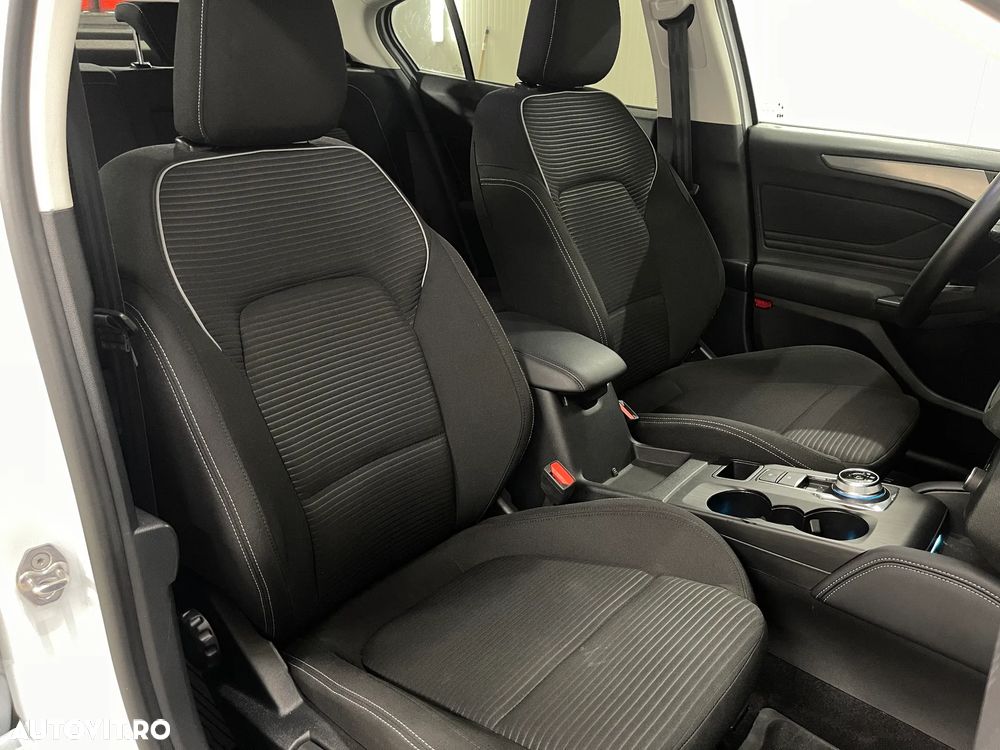 Ford Focus 1.5 EcoBlue 8AT Titanium - 10