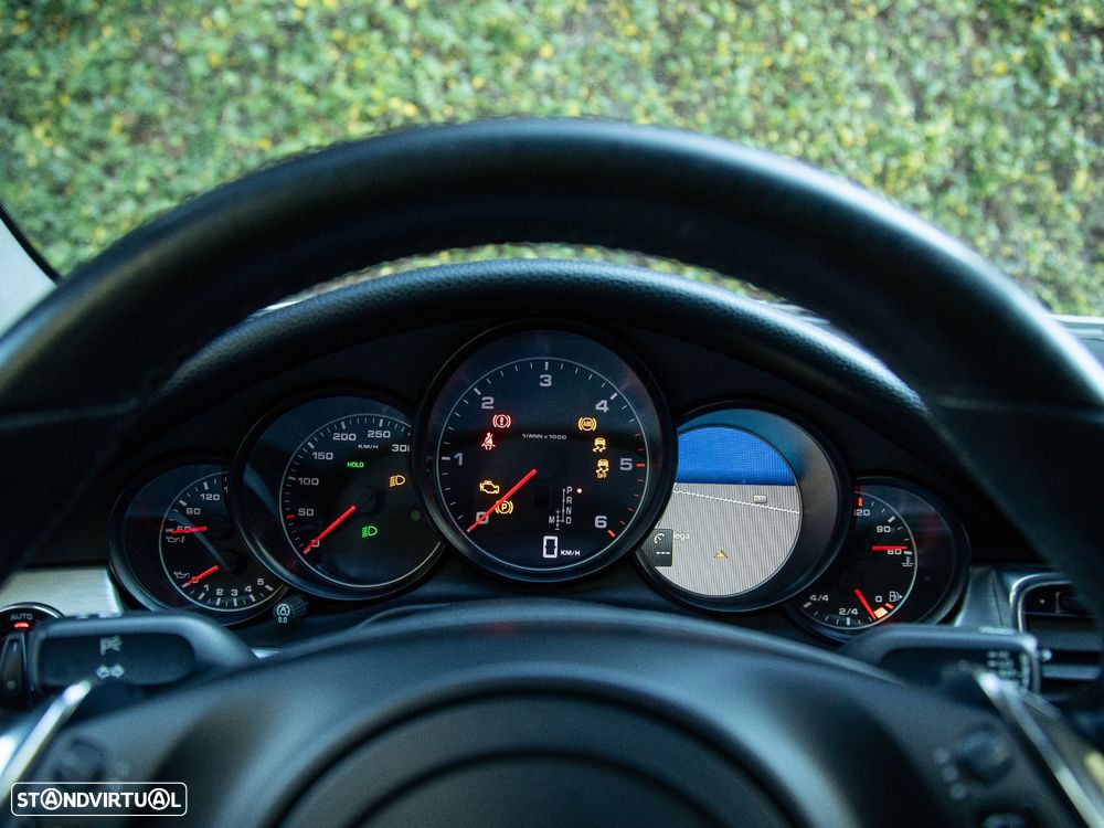 Porsche Panamera Standard - 24