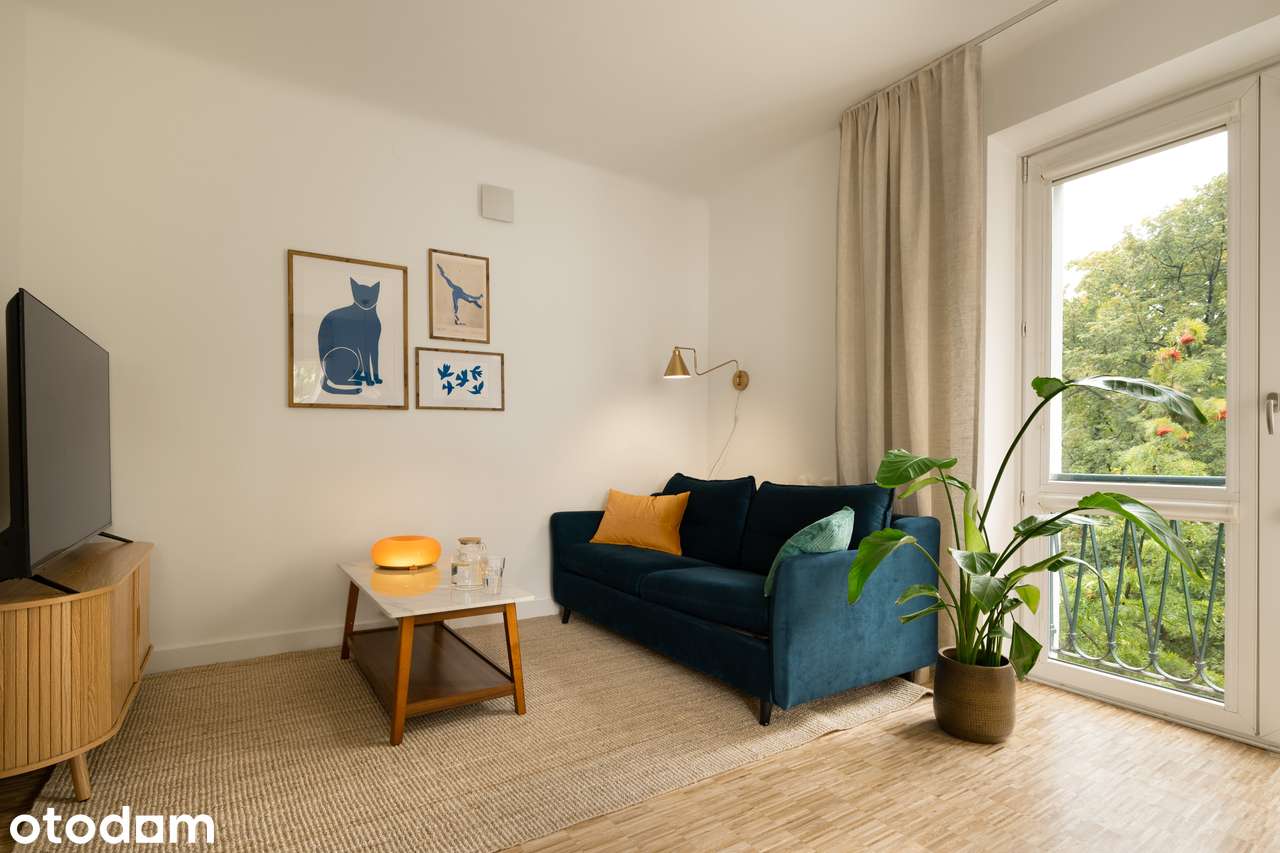 36 m² w sercu Warszawy — centrum na wyciągnięcie ręki, zieleń za oknem
