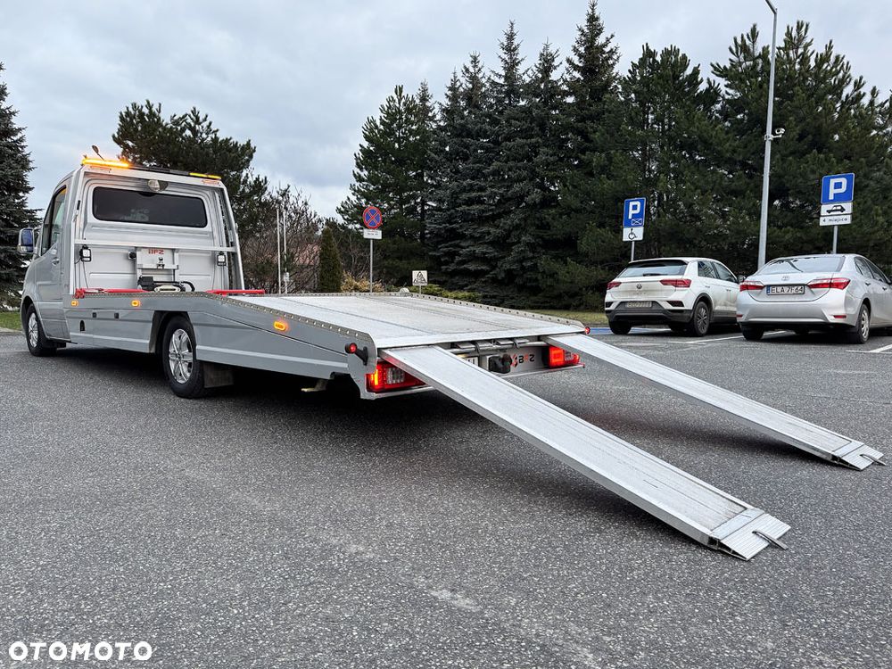 Mercedes-Benz Sprinter - 20