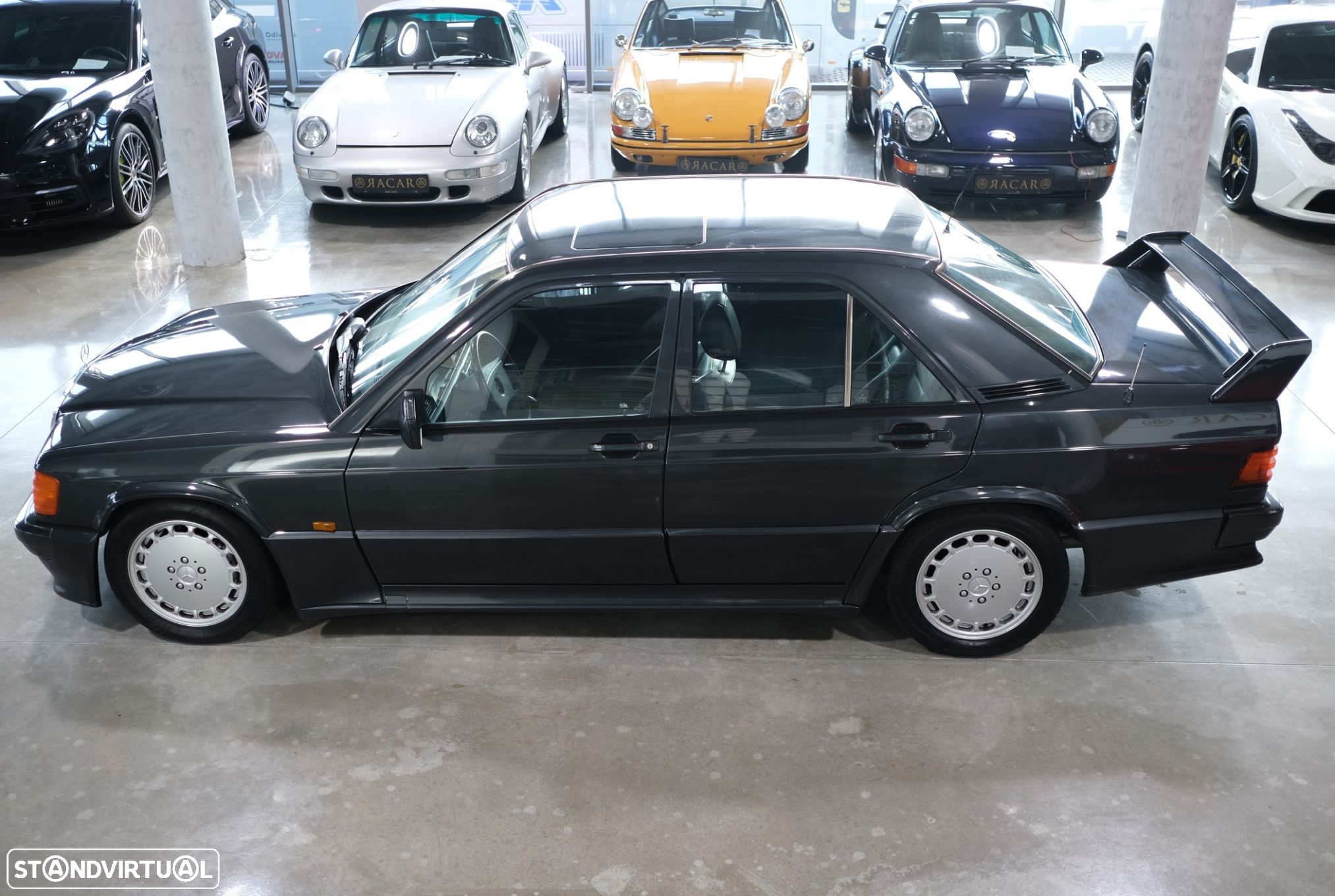 Mercedes-Benz 190 E 2.5-16 - 11