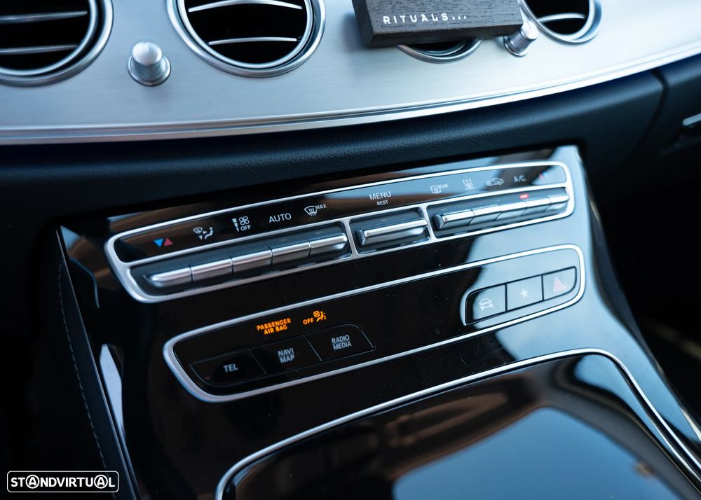 Mercedes-Benz E 300 de 4Matic 9G-TRONIC - 11