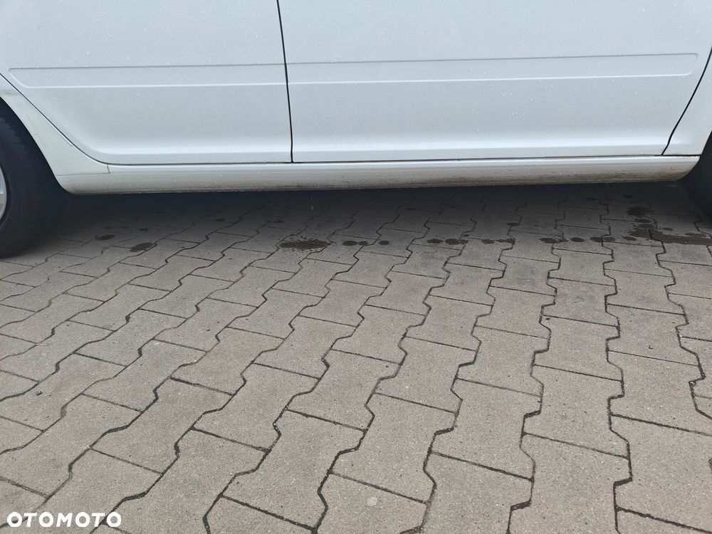 Skoda Octavia 1.6 TDI DPF Ambition - 5