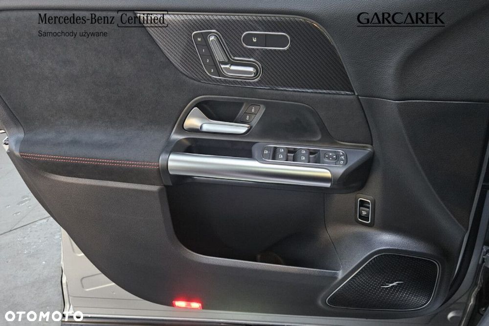 Mercedes-Benz GLA - 25