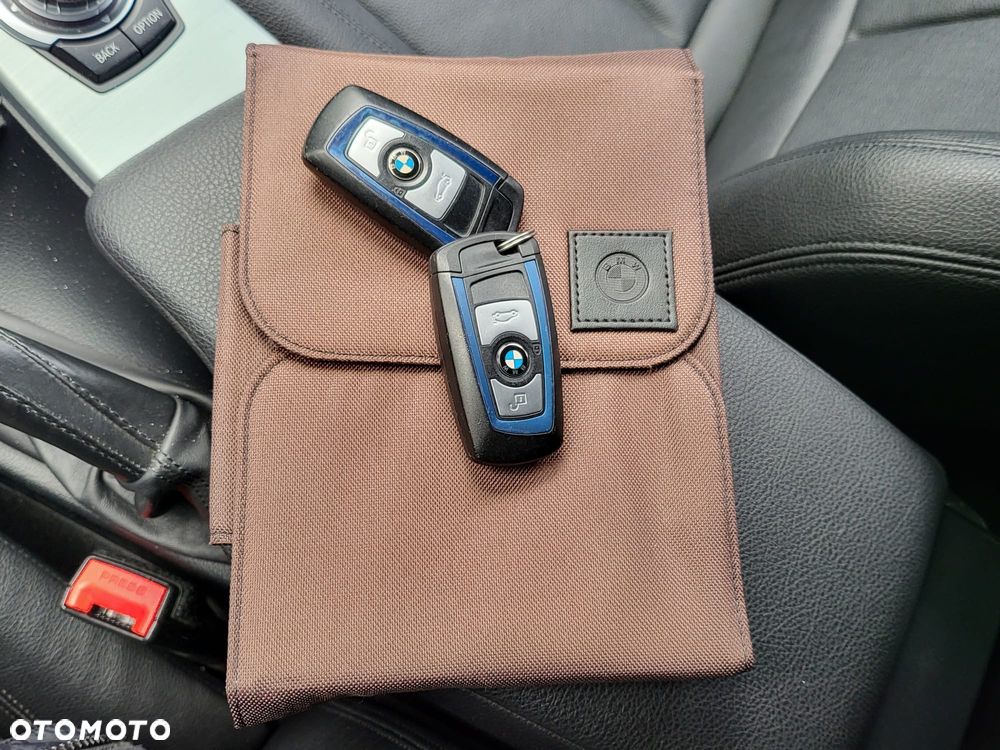 BMW Seria 3 316d M Sport Shadow - 15