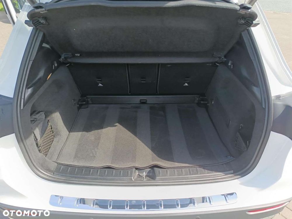 Mercedes-Benz GLA - 17