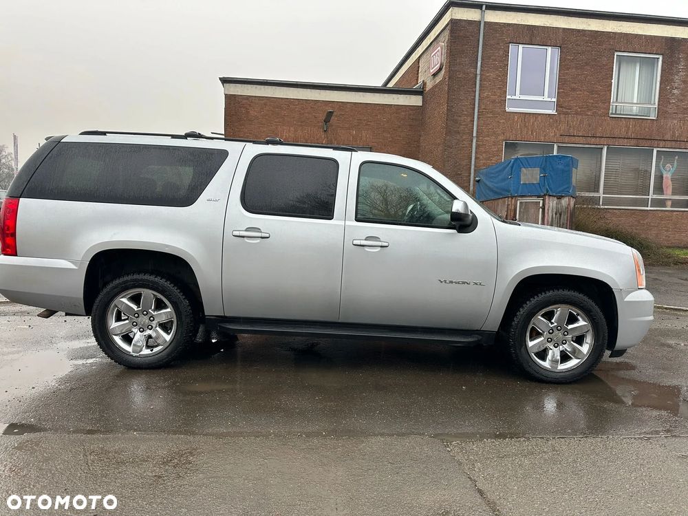 GMC Yukon - 2
