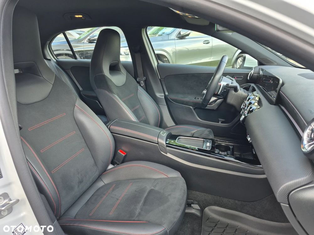 Mercedes-Benz Klasa A 200 AMG Line 7G-DCT - 29