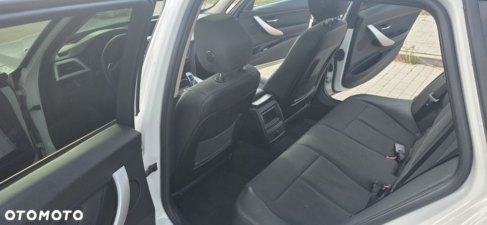 BMW Seria 3 320d Advantage sport - 25
