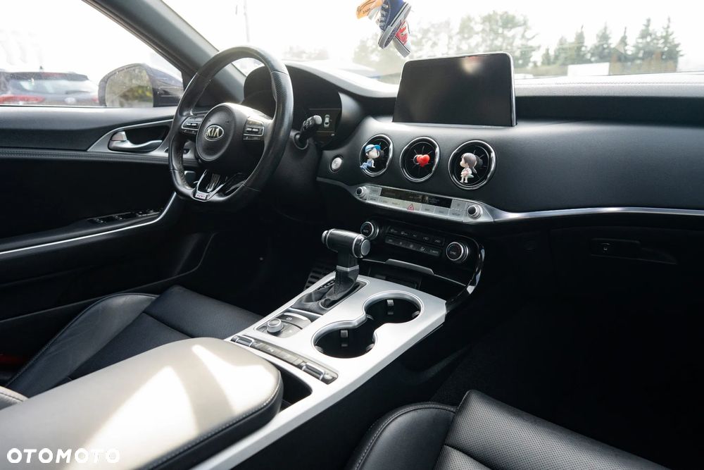 Kia Stinger - 28