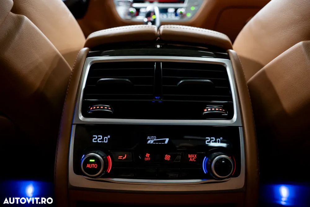 BMW Seria 7 - 32