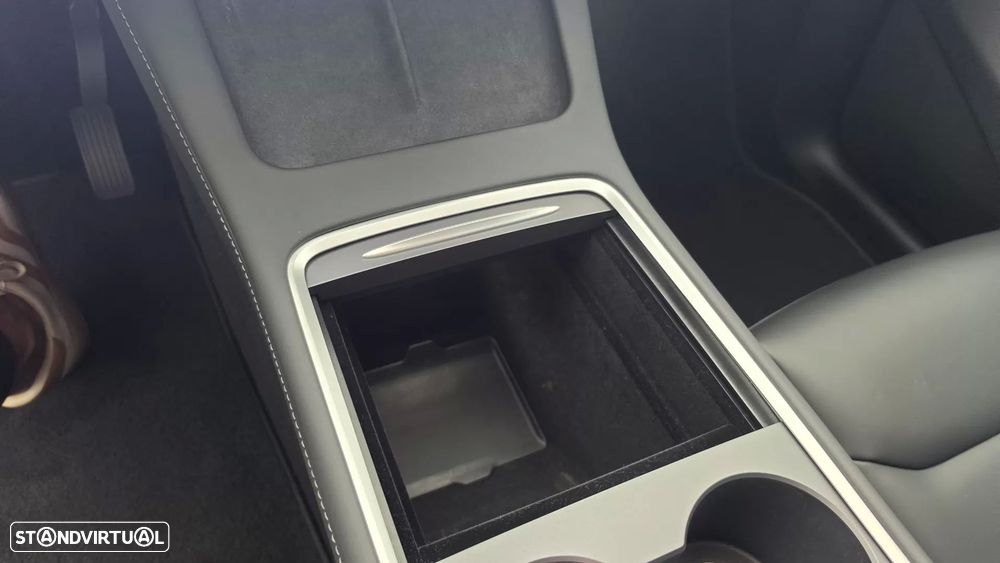Tesla Model Y Long Range Dual Motor AWD - 41