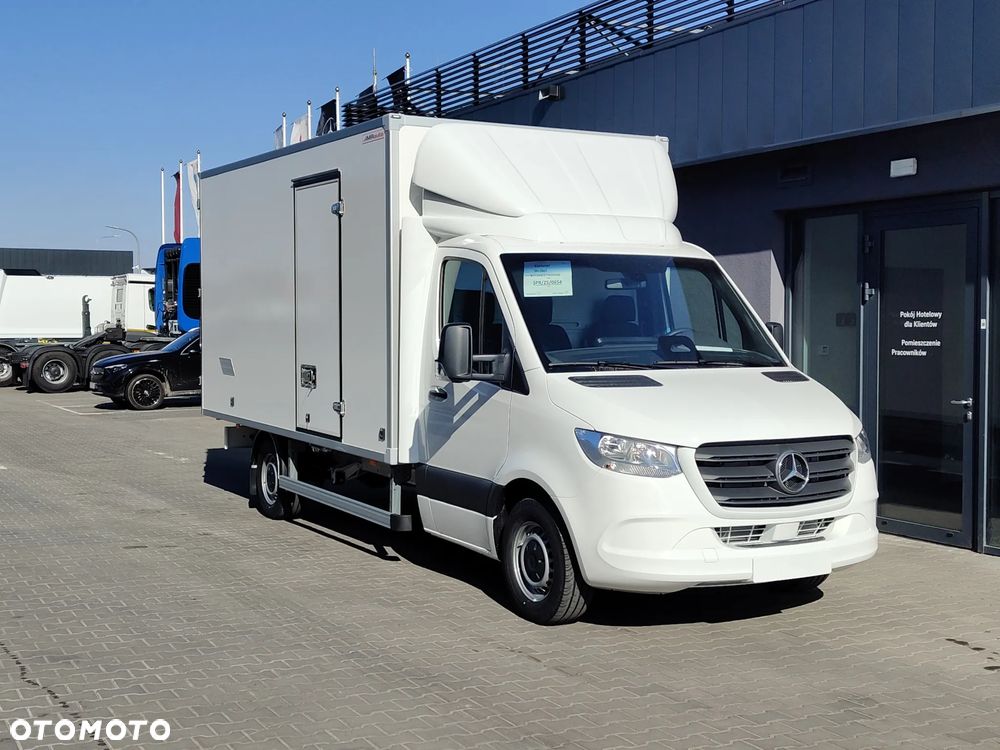 Mercedes-Benz Sprinter - 3